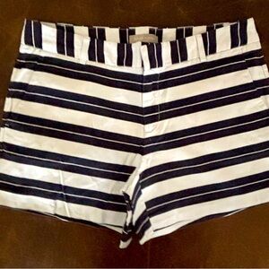 Banana Republic women strip shorts
Color blue and white 
Size 10